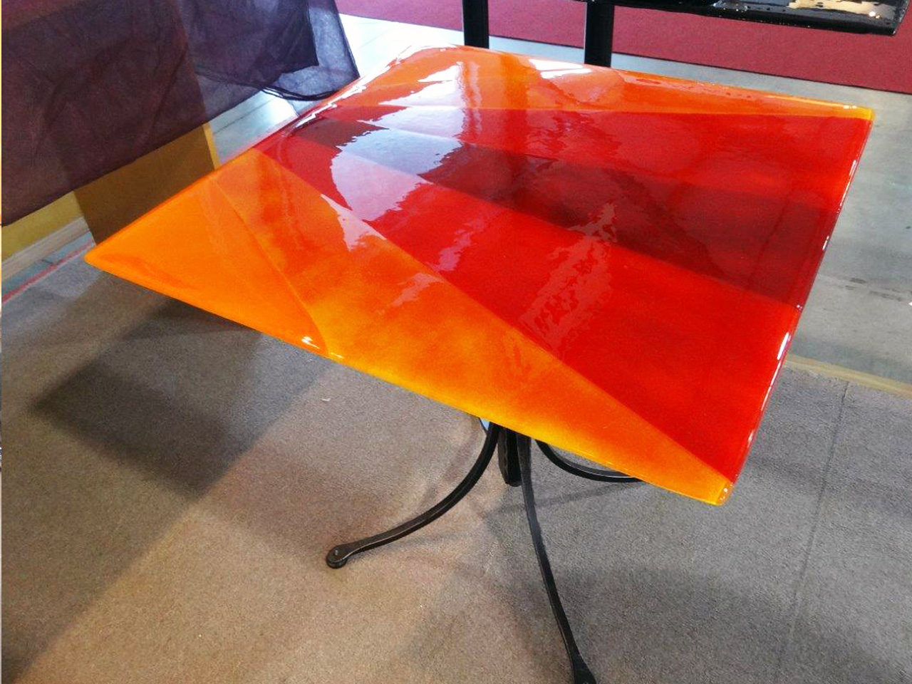 glass in interiorsGlass table desks